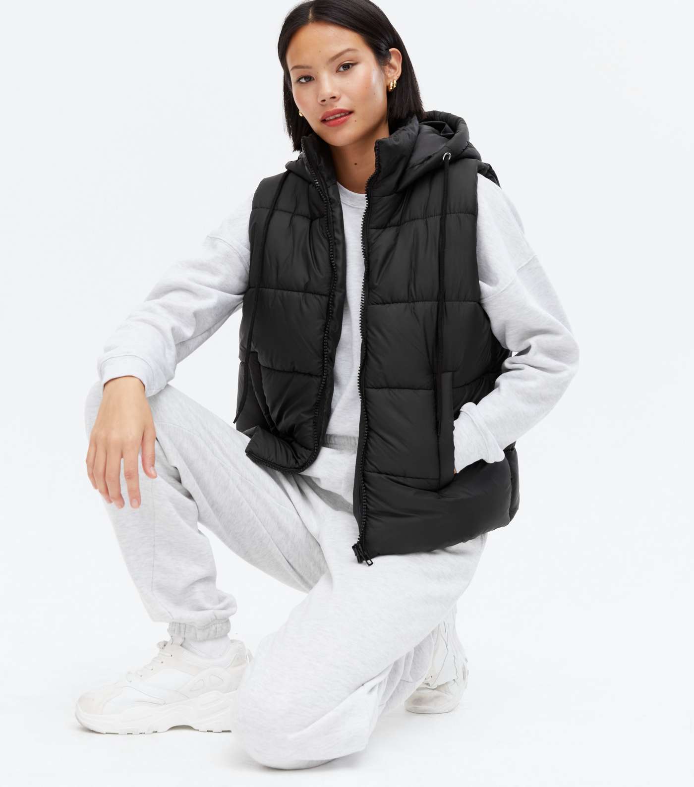 Cameo Rose Black Puffer Toggle Hooded Gilet Image 2