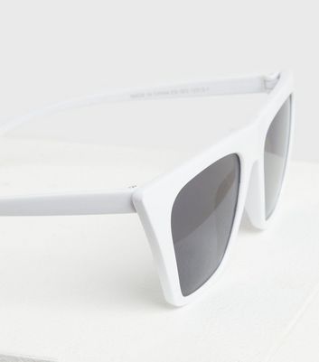 white sunglasses cat eye