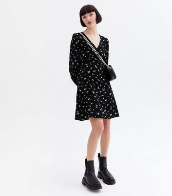 New look black ditsy hotsell floral dress