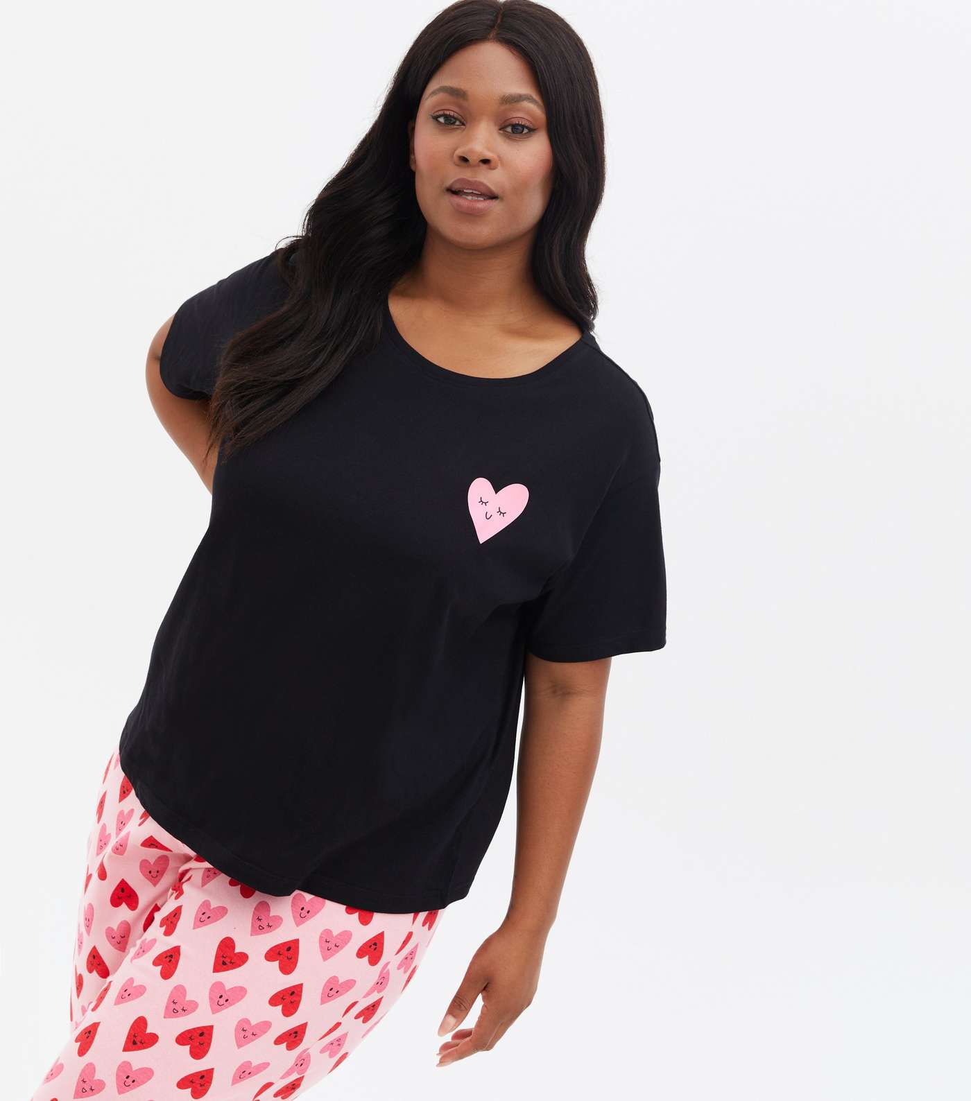 Curves Black T-Shirt and Jogger Pyjama Set with Heart Print Image 2