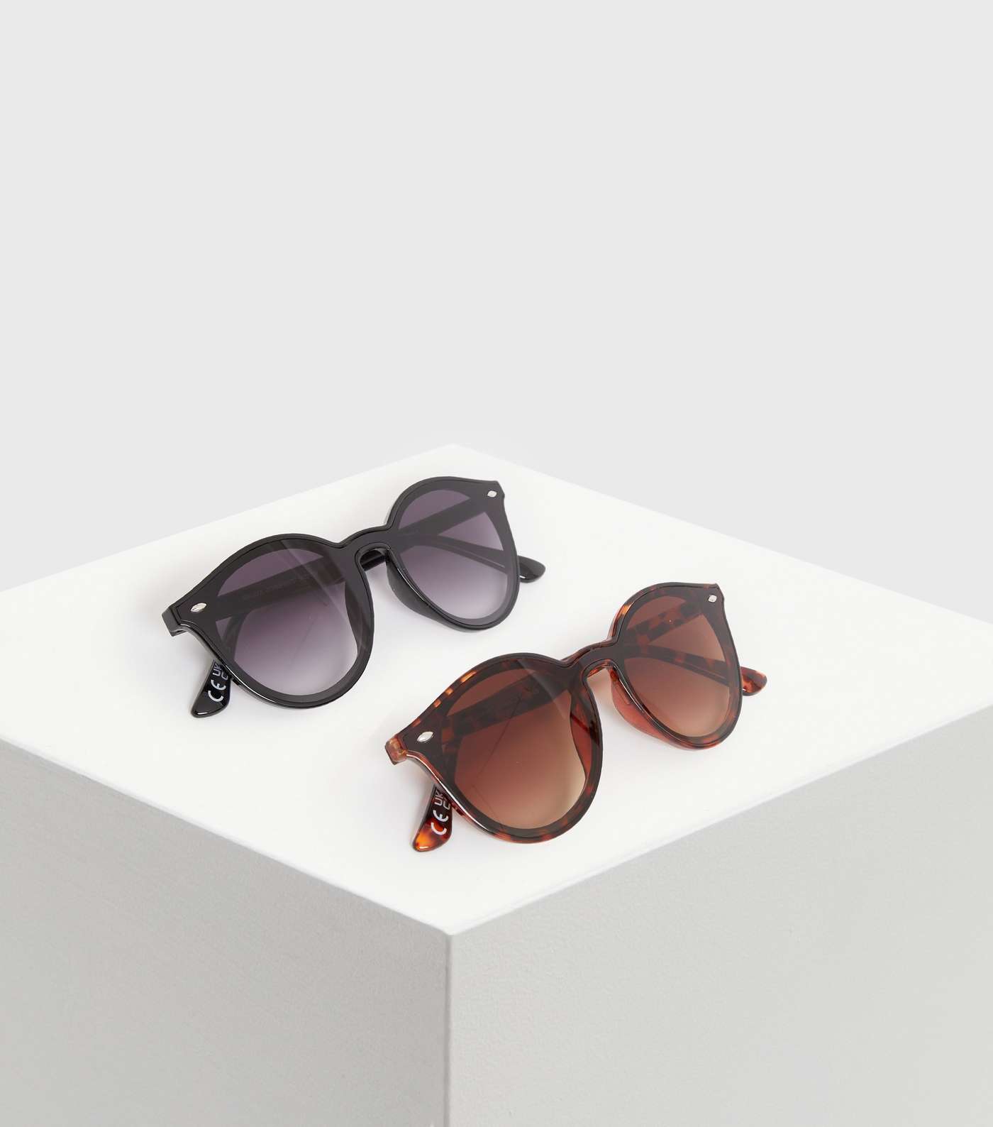 Girls 2 Pack Black and Brown Tortoiseshell Effect Frame Sunglasses Image 3