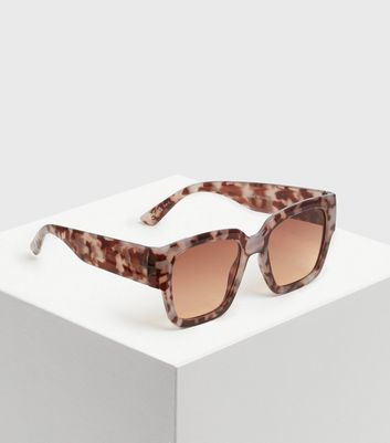 chunky tortoise shell sunglasses