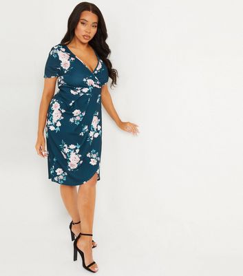 wrap dress curve