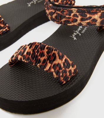 Leopard print clearance sandals new look