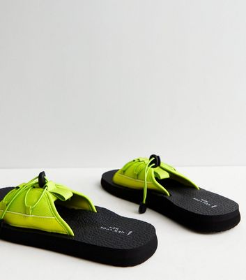 Puma green online floater sandals