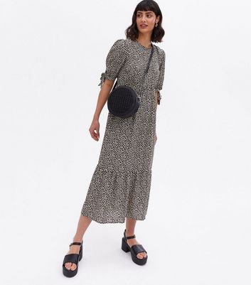 Black Daisy Tiered Midi Smock Dress New Look