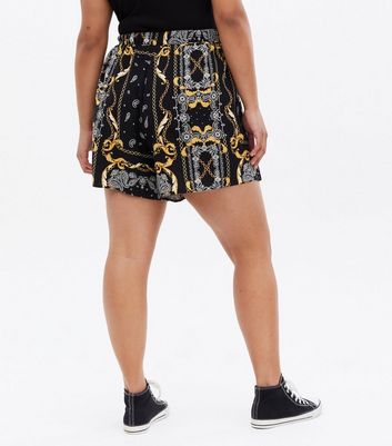 Curves Black Chain Flippy Shorts | New Look