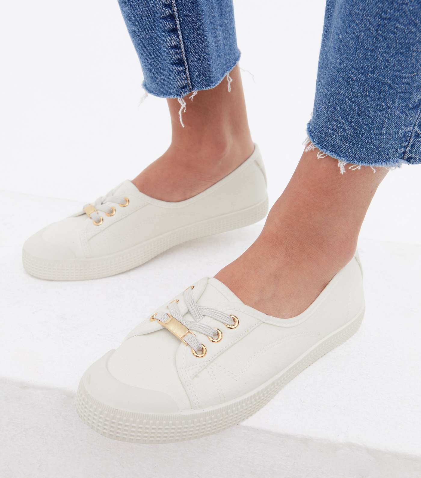 White Canvas Round Toe Lace Up Trainers Image 2