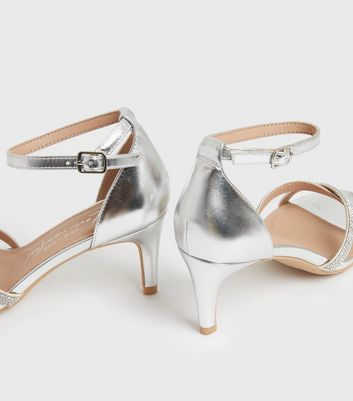 Silver diamante 2025 shoes low heel