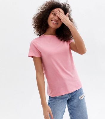 Click to view product details and reviews for Pink Short Sleeve Crew Neck T Shirt New Look.