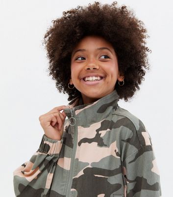 Premium Vector | Green khaki camouflage tunic or jacket military uniform  with pockets
