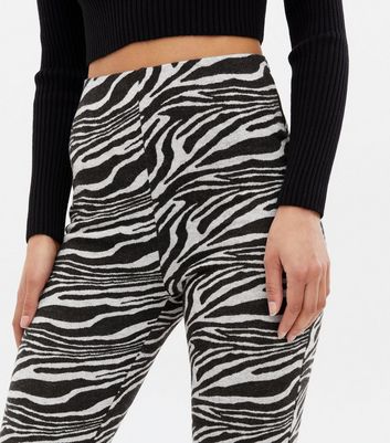Damen Bekleidung Tall Black Zebra Print Jersey Flared Trousers