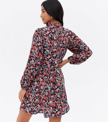 Petite Black Floral Crepe Mini Smock Dress New Look