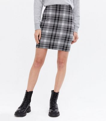 Black Check Mini Tube Skirt New Look