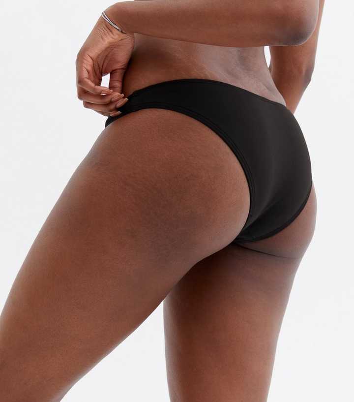 https://media2.newlookassets.com/i/newlook/819767101M3/womens/clothing/swimwear/black-v-front-bikini-bottoms.jpg?strip=true&qlt=50&w=720