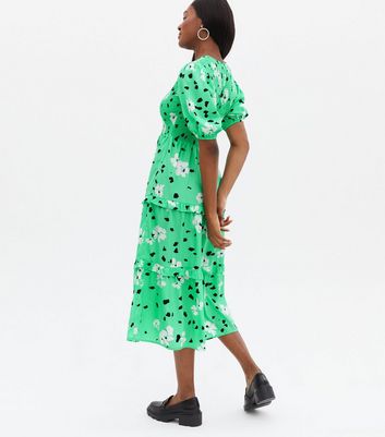 Damen Bekleidung Green Floral Shirred Tiered Midi Dress