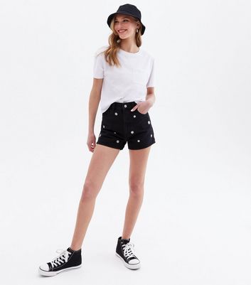Black Daisy Embroidered Denim Shorts 