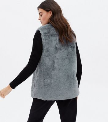 Grey faux fur outlet gilet new look