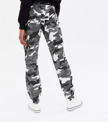 Girl hotsell camo joggers