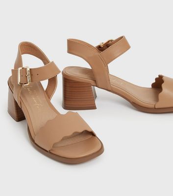 Sole society store scalloped sandals