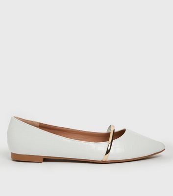 New look white 2025 flat shoes