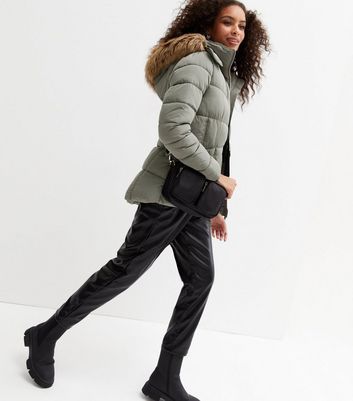 Womens padded jacket hot sale with fur hood zara