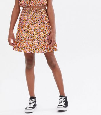Teenager Bekleidung für Mädchen Girls Black Floral Crepe Frill Top and Skirt Set