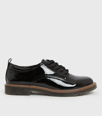 Ladies black patent 2025 flat lace up shoes