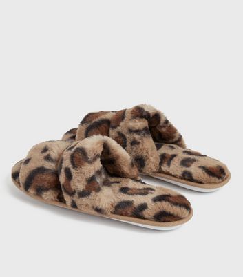 Leapord slippers deals