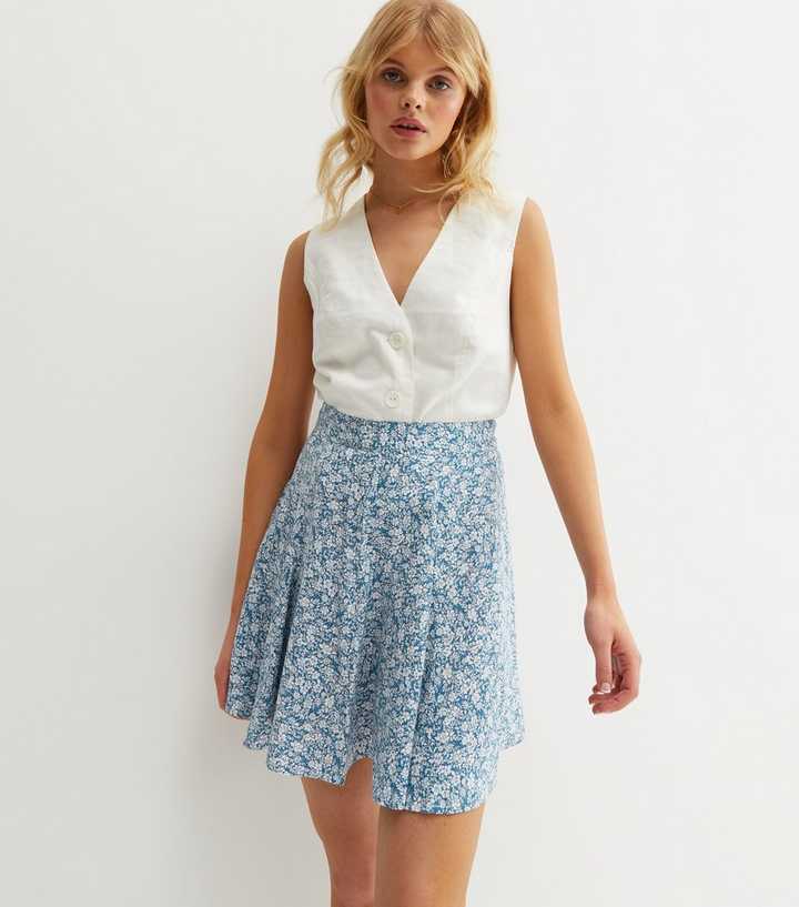en langsom Hold op Blue Floral Flippy Mini Skirt | New Look