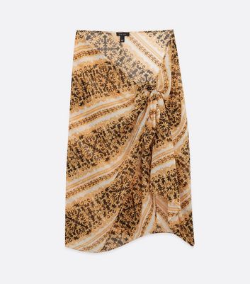 Click to view product details and reviews for White Chain Print Sarong New Look.