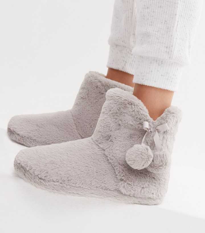 pom pom slipper boots