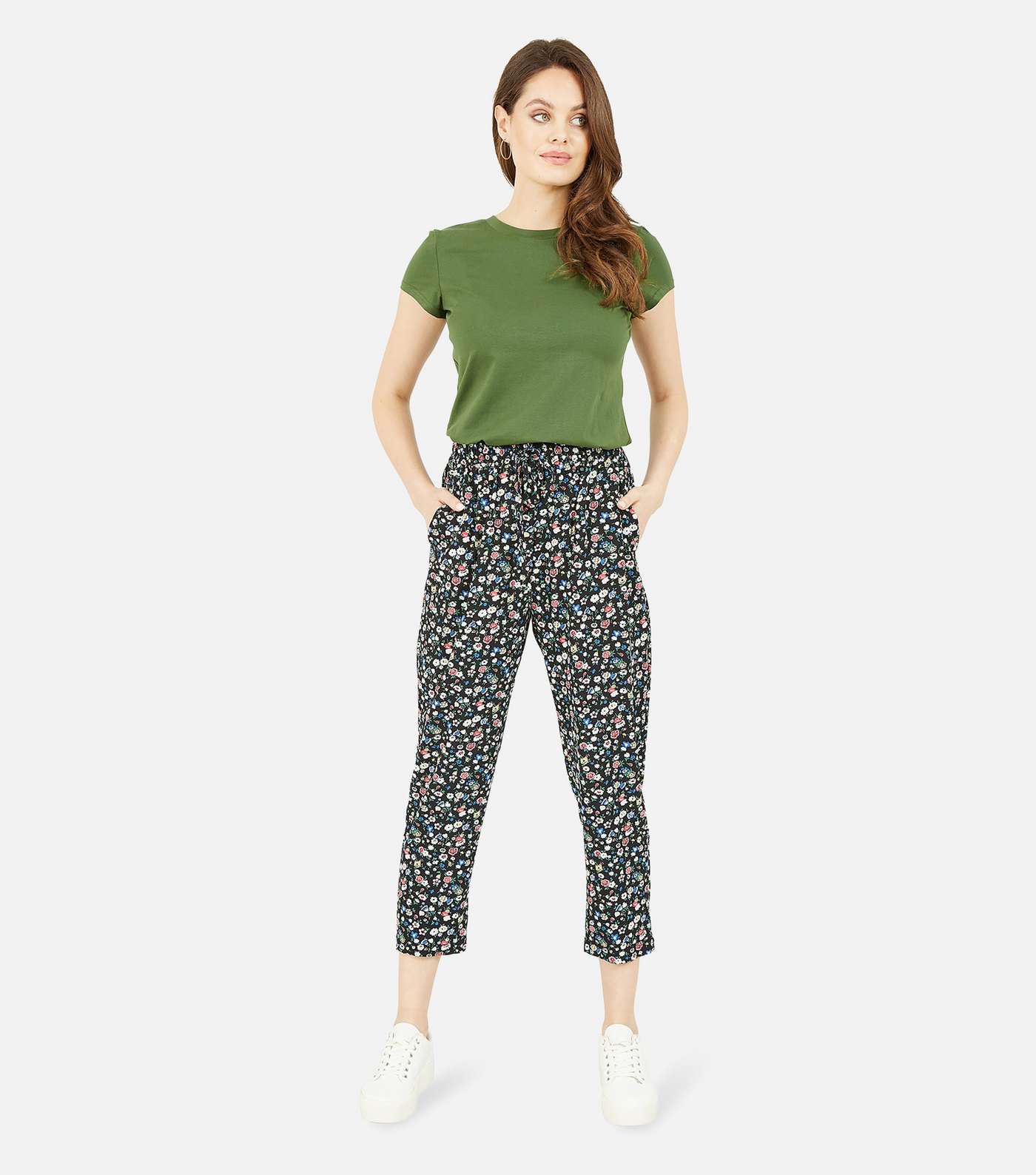 Yumi Black Ditsy Floral Tie Crop Trousers