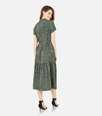 Yumi Green Leopard Print Tiered Midi Shirt Dress New Look