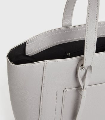 Handbags in new online look