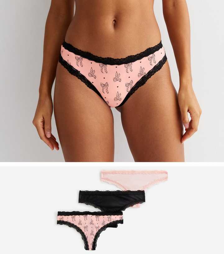 https://media2.newlookassets.com/i/newlook/830202879/womens/clothing/lingerie/3-pack-pink-and-black-bow-lace-trim-thongs.jpg?strip=true&qlt=50&w=720