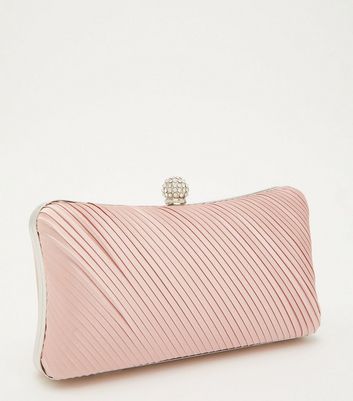 Quiz red deals clutch bag