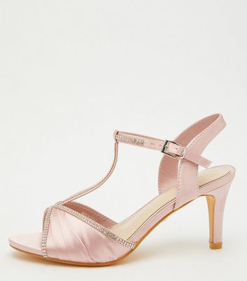 Quiz 2024 pink heels