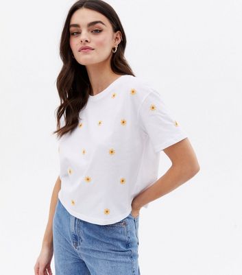 White Daisy Embroidered Boxy T Shirt New Look