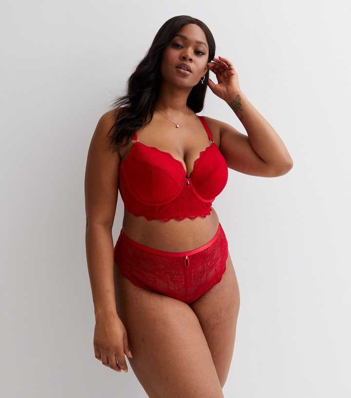 https://media2.newlookassets.com/i/newlook/832323960/womens/clothing/lingerie/curves-red-floral-lace-high-waist-thong.jpg?strip=true&qlt=50&w=720