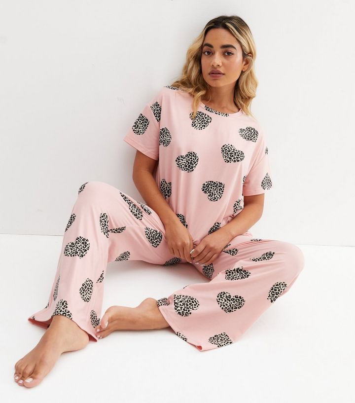 microscopisch herten Tijd Petite Pink Soft Touch Trouser Pyjama Set with Heart Leopard Print | New  Look