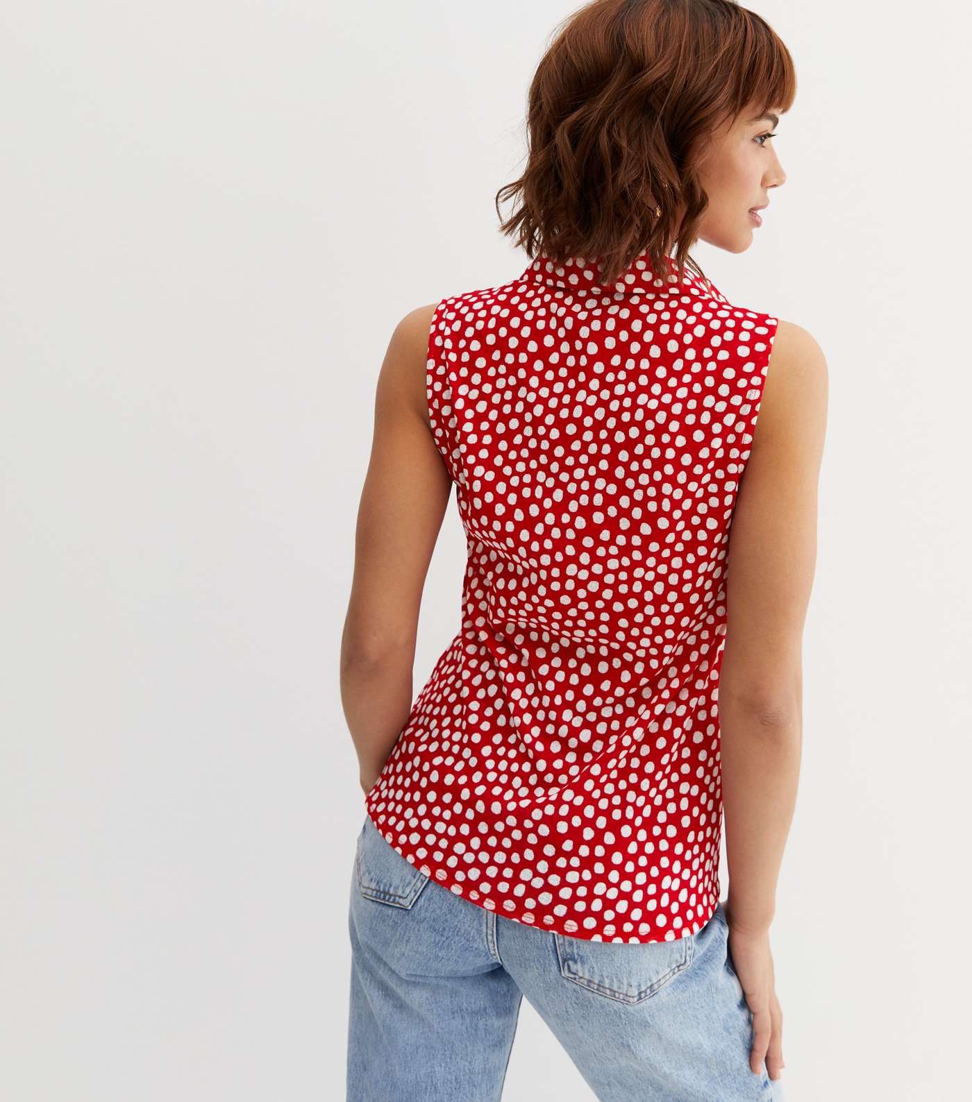Red Spot Ruched Sleeveless Collared Blouse Image 4