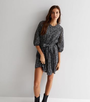 Black Paisley Short Puff Sleeve Belted Mini Dress