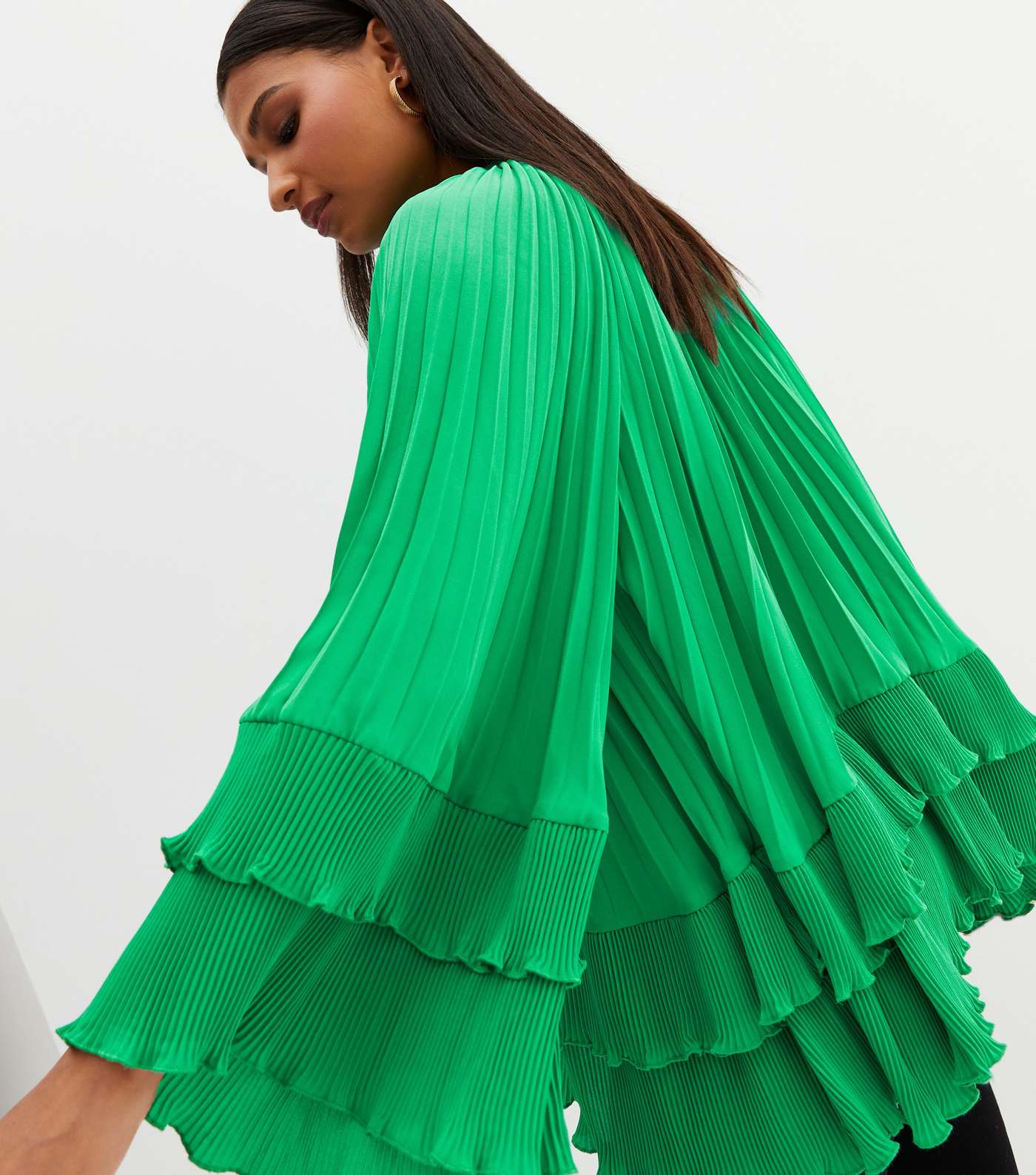 Green Pleated Tie Neck Tiered Blouse Image 3