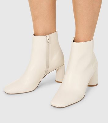 Cream block hot sale heel ankle boots