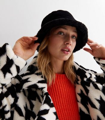 Bucket hat discount faux fur