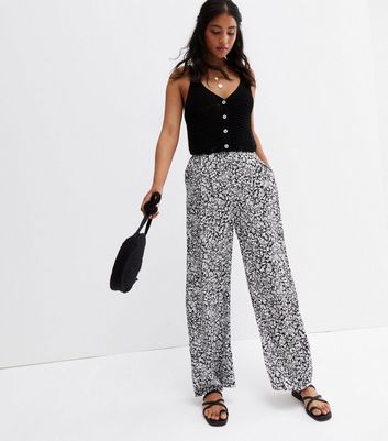 Black Floral High Waist Crop Trousers  New Look