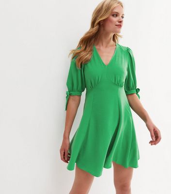 Green V Neck Tie Sleeve Mini Tea Dress