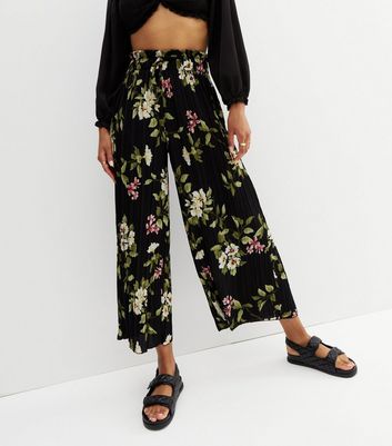 Pleated wide outlet leg crop pants