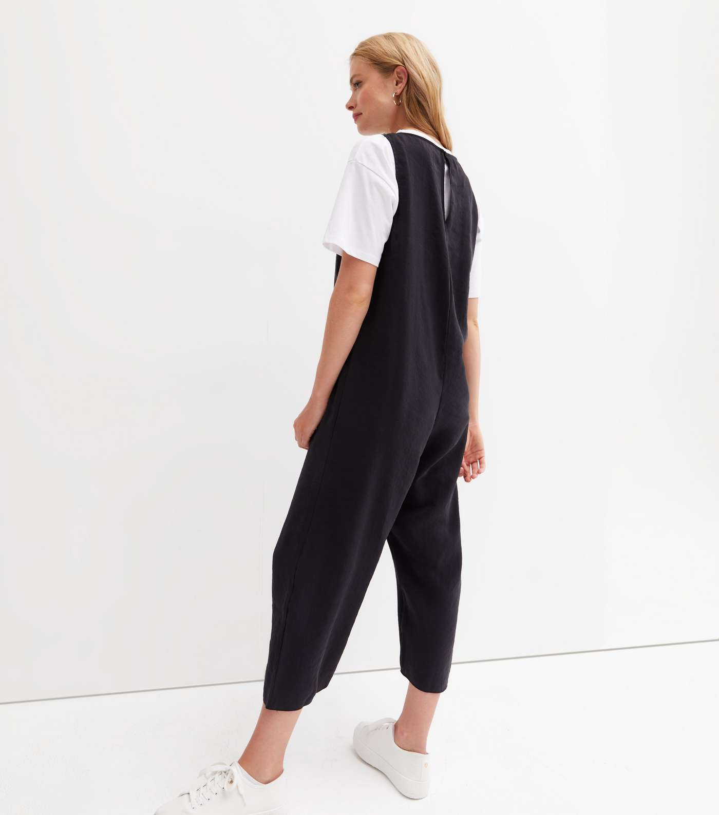 Black Pocket Front Wide Leg Crop Jumpsuit Image 4